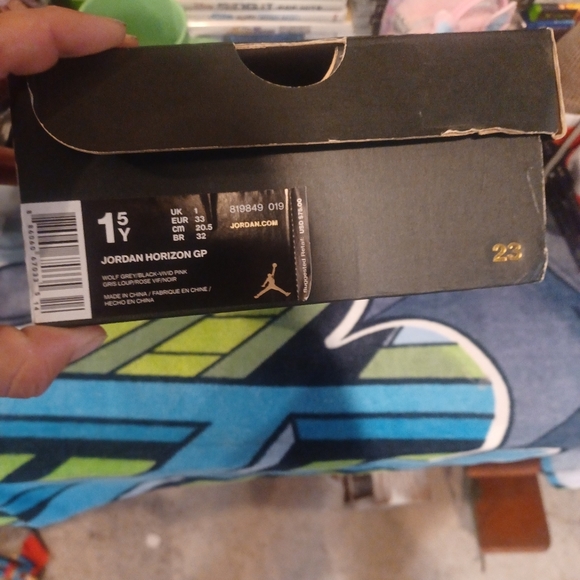 Kids Jordan's size 1 5y great used shape - Picture 1 of 4